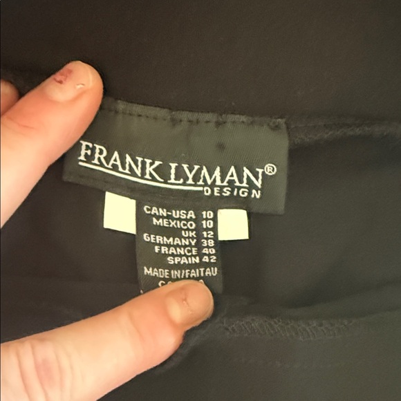 Frank Lyman Design Capris - Picture 2 of 2